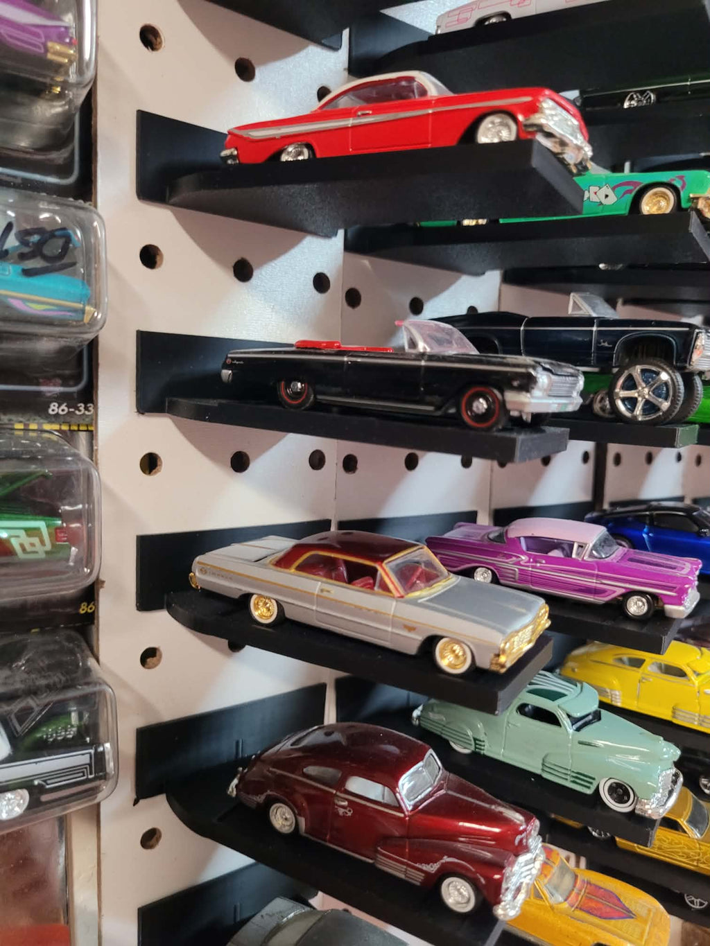 Hot Wheels Peg Holder