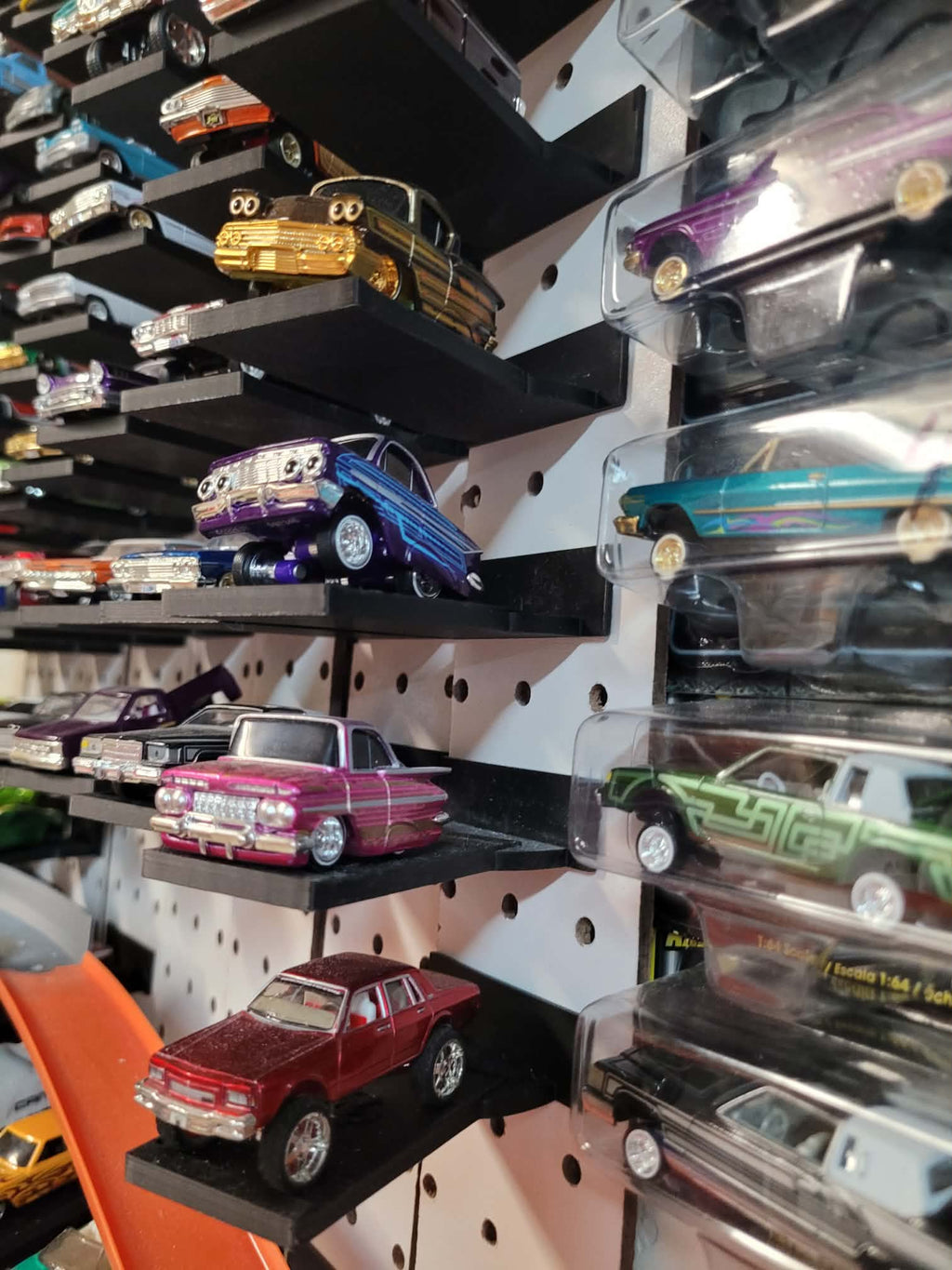 Hot Wheels Peg Holder